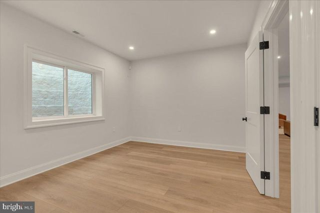 385 PORT ROYAL AVE, Philadelphia, PA 19128