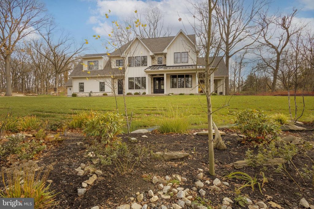 385 PORT ROYAL AVE, Philadelphia, PA 19128