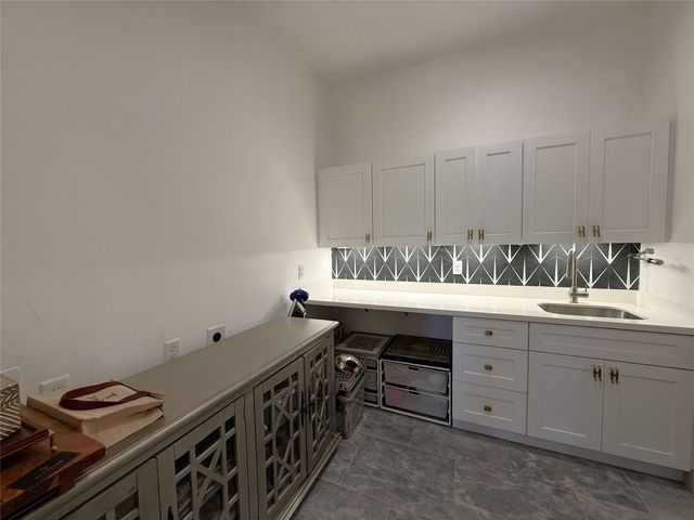 4043 Tartan Lane, Houston, TX 77025