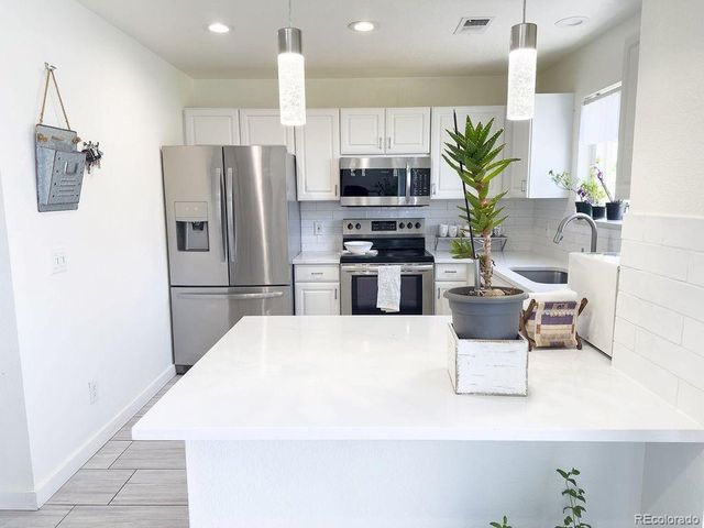 19163 E Wyoming Dr 105, Aurora, CO 80017