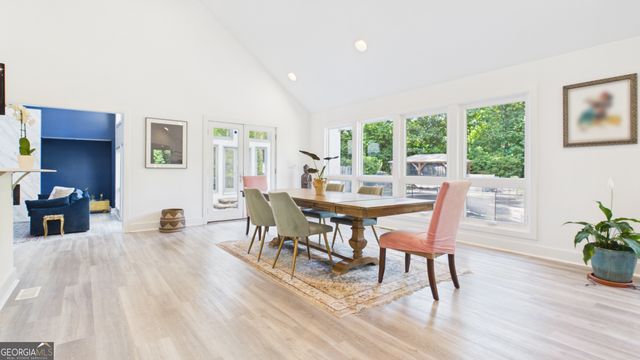 10 Quarry Lake Court, Atlanta, GA 30342