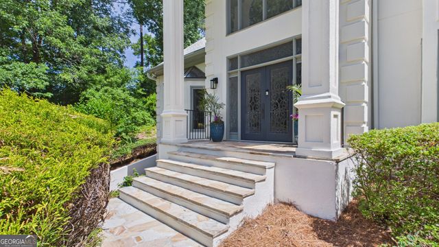 10 Quarry Lake Court, Atlanta, GA 30342