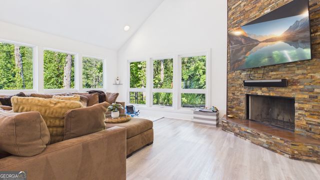 10 Quarry Lake Court, Atlanta, GA 30342