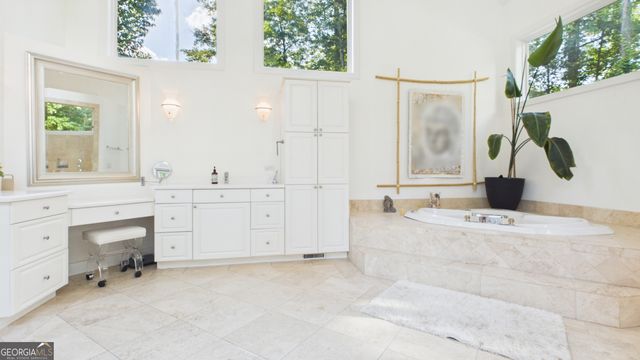 10 Quarry Lake Court, Atlanta, GA 30342