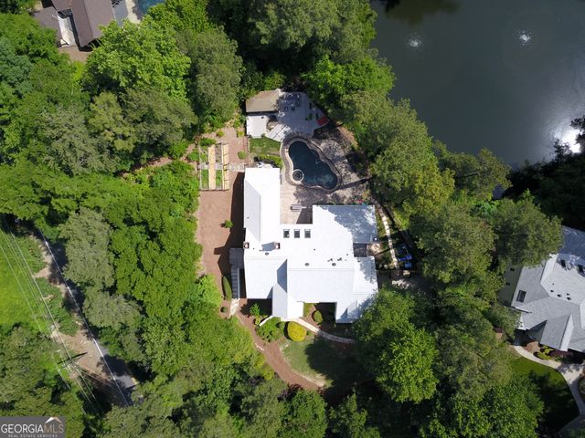 10 Quarry Lake Court, Atlanta, GA 30342