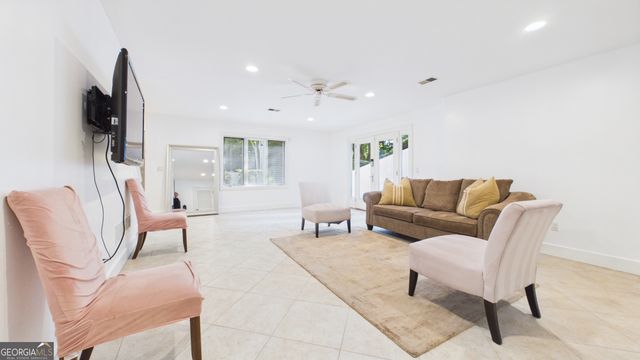 10 Quarry Lake Court, Atlanta, GA 30342