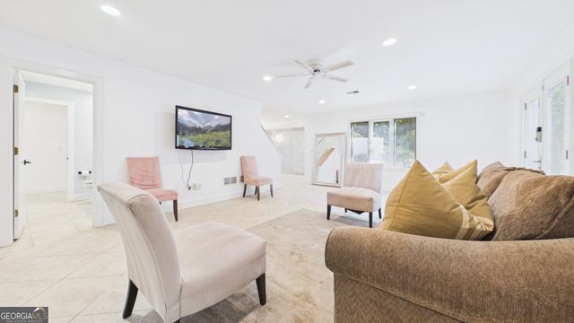 10 Quarry Lake Court, Atlanta, GA 30342