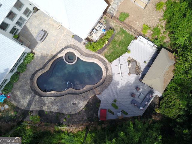 10 Quarry Lake Court, Atlanta, GA 30342