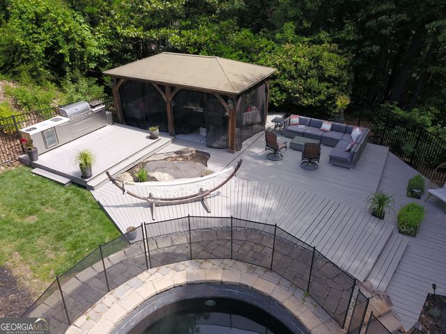 10 Quarry Lake Court, Atlanta, GA 30342