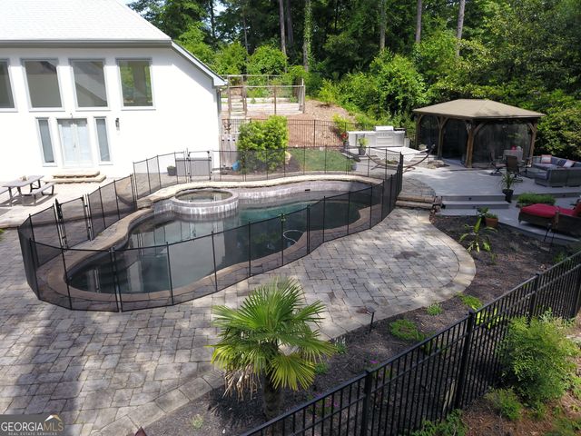 10 Quarry Lake Court, Atlanta, GA 30342