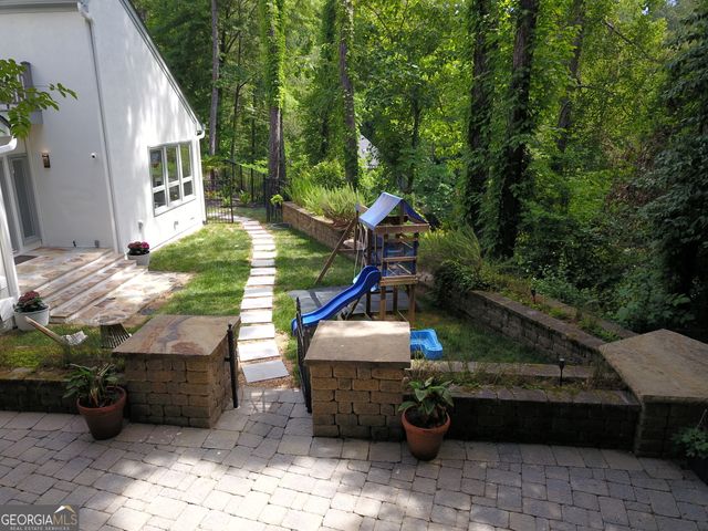 10 Quarry Lake Court, Atlanta, GA 30342