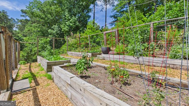 10 Quarry Lake Court, Atlanta, GA 30342