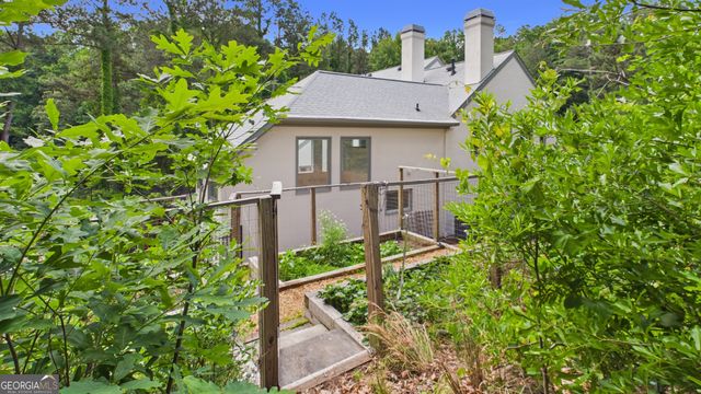 10 Quarry Lake Court, Atlanta, GA 30342