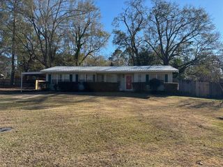 1111 Agutha, Dothan, AL 36301