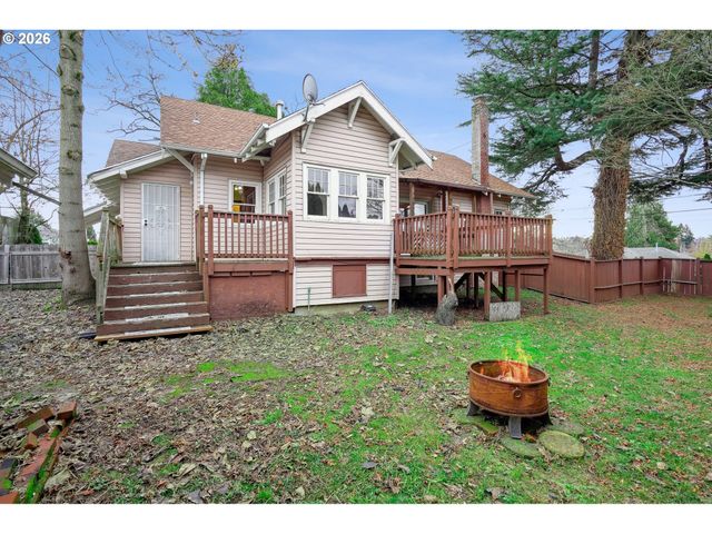8921 Se WASHINGTON St, Portland, OR 97216