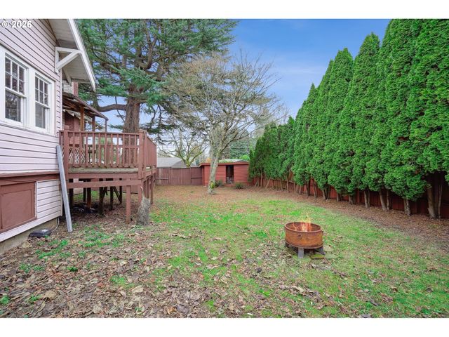 8921 Se WASHINGTON St, Portland, OR 97216