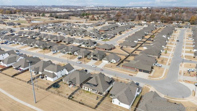 22810 E 103rd Street, Broken Arrow, OK 74014