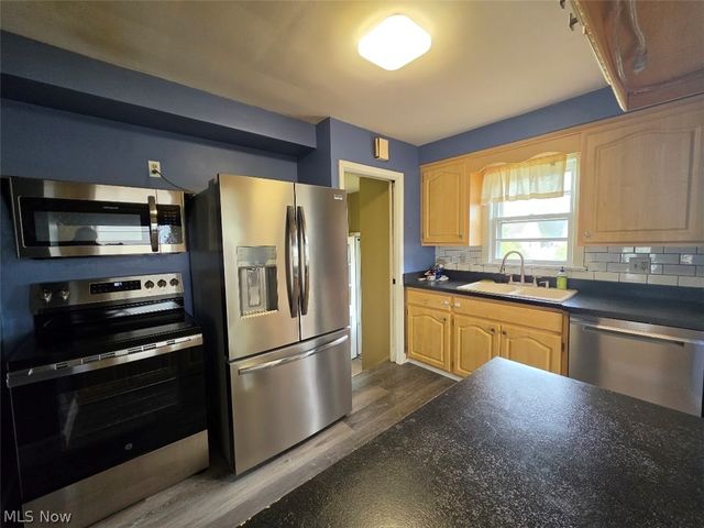 1371 W Miner Road, Mayfield Heights, OH 44124
