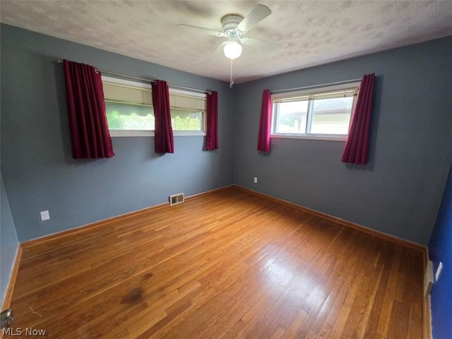 1371 W Miner Road, Mayfield Heights, OH 44124