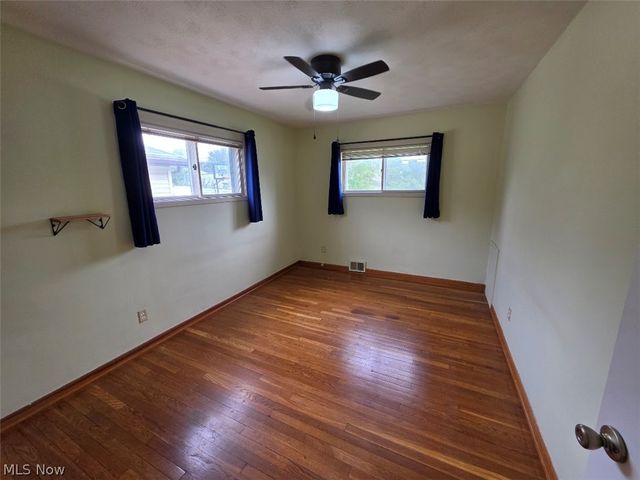 1371 W Miner Road, Mayfield Heights, OH 44124