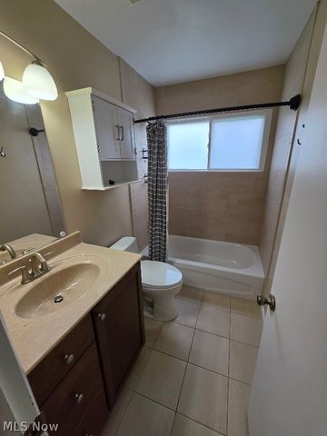 1371 W Miner Road, Mayfield Heights, OH 44124