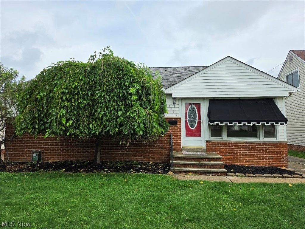 1371 W Miner Road, Mayfield Heights, OH 44124