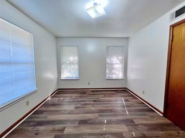 3423 E Perryton Drive, Dallas, TX 75224