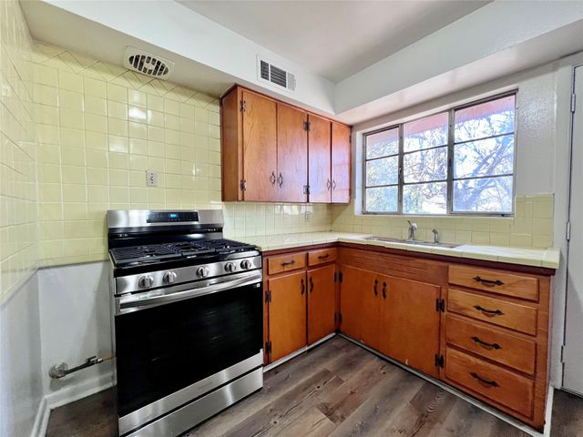 3423 E Perryton Drive, Dallas, TX 75224