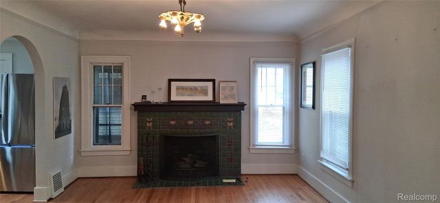 160 Chippewa Road, Pontiac, MI 48341