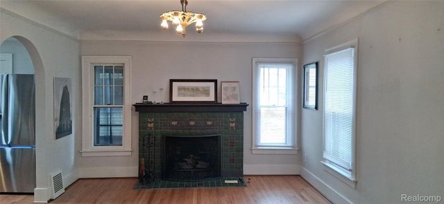 160 Chippewa Road, Pontiac, MI 48341