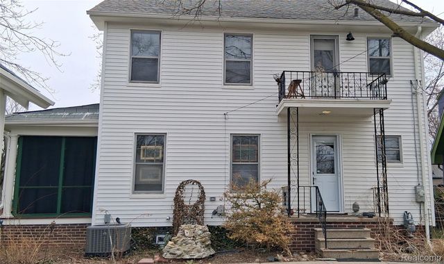 160 Chippewa Road, Pontiac, MI 48341