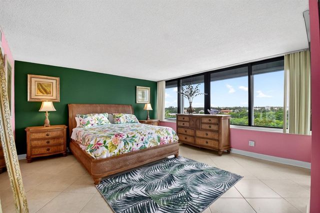 3589 S Ocean Boulevard 609, South Palm Beach, FL 33480