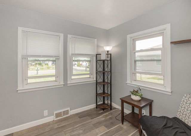 1301 53rd Street, Moline, IL 61265