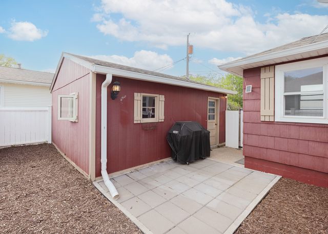 1301 53rd Street, Moline, IL 61265