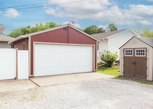 1301 53rd Street, Moline, IL 61265
