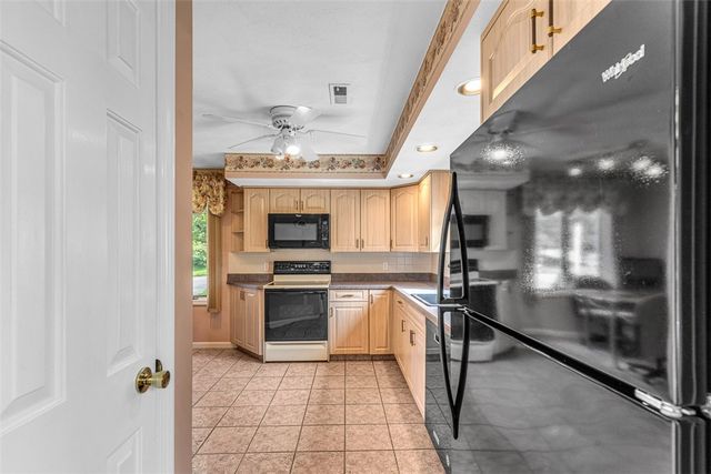 90 Nipmuc Trail A, North Providence, RI 02904