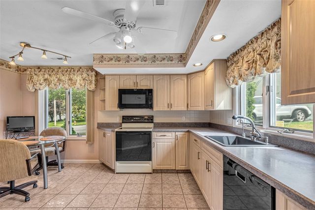 90 Nipmuc Trail A, North Providence, RI 02904