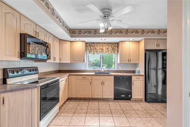 90 Nipmuc Trail A, North Providence, RI 02904