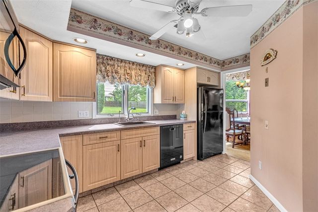 90 Nipmuc Trail A, North Providence, RI 02904