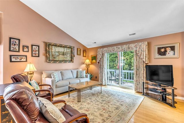 90 Nipmuc Trail A, North Providence, RI 02904