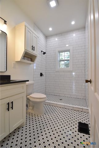 1001 N Penelope Street, Belton, TX 76513