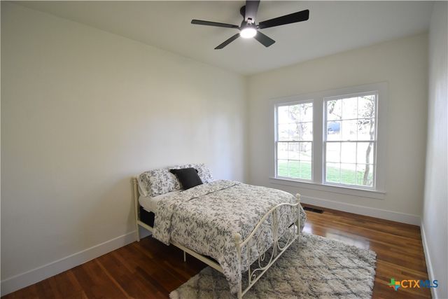 1001 N Penelope Street, Belton, TX 76513