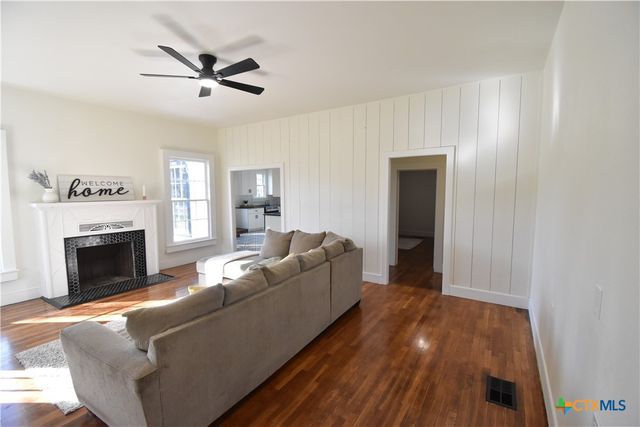 1001 N Penelope Street, Belton, TX 76513