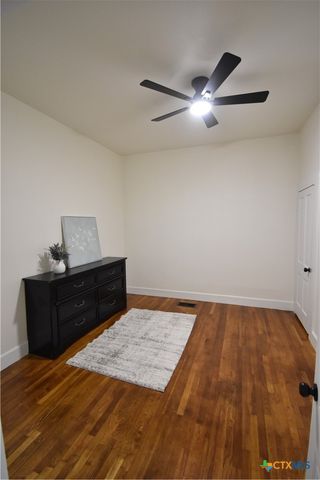 1001 N Penelope Street, Belton, TX 76513