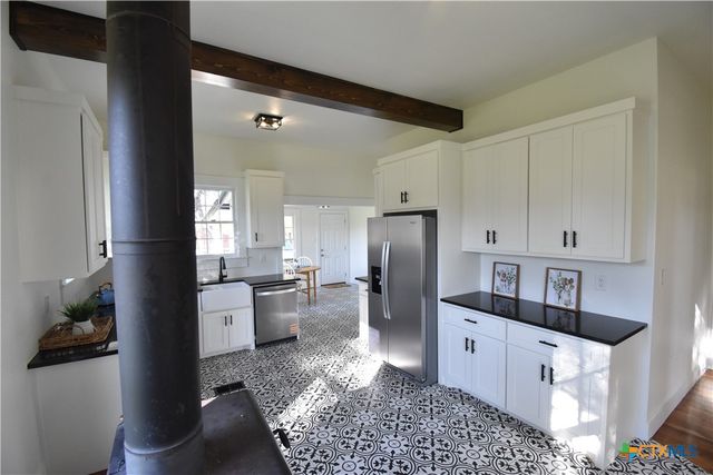 1001 N Penelope Street, Belton, TX 76513