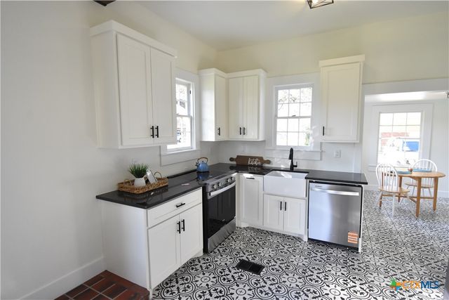 1001 N Penelope Street, Belton, TX 76513