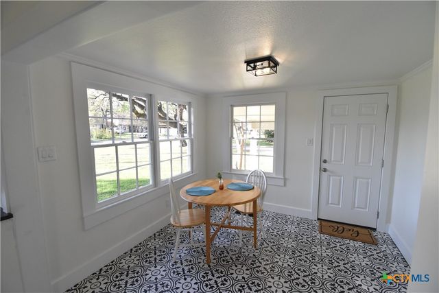 1001 N Penelope Street, Belton, TX 76513