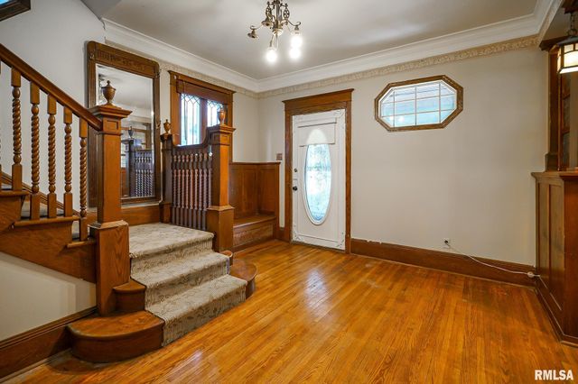 1200 N ELMWOOD Avenue, Peoria, IL 61606