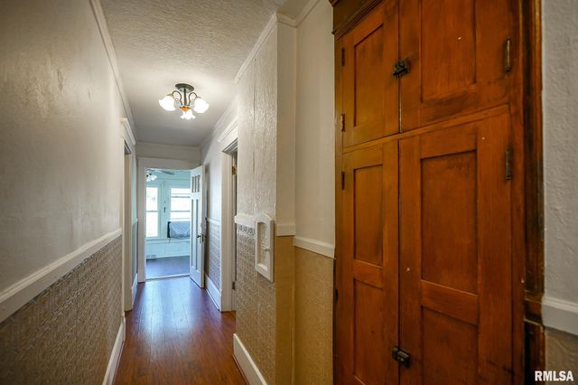 1200 N ELMWOOD Avenue, Peoria, IL 61606