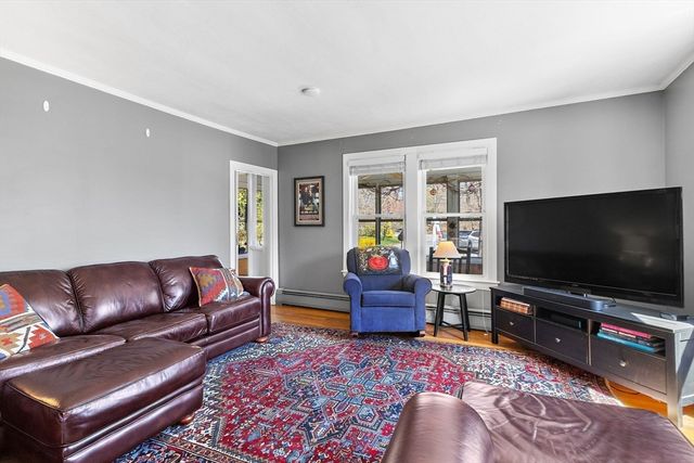 141 Westview Rd, Lowell, MA 01851